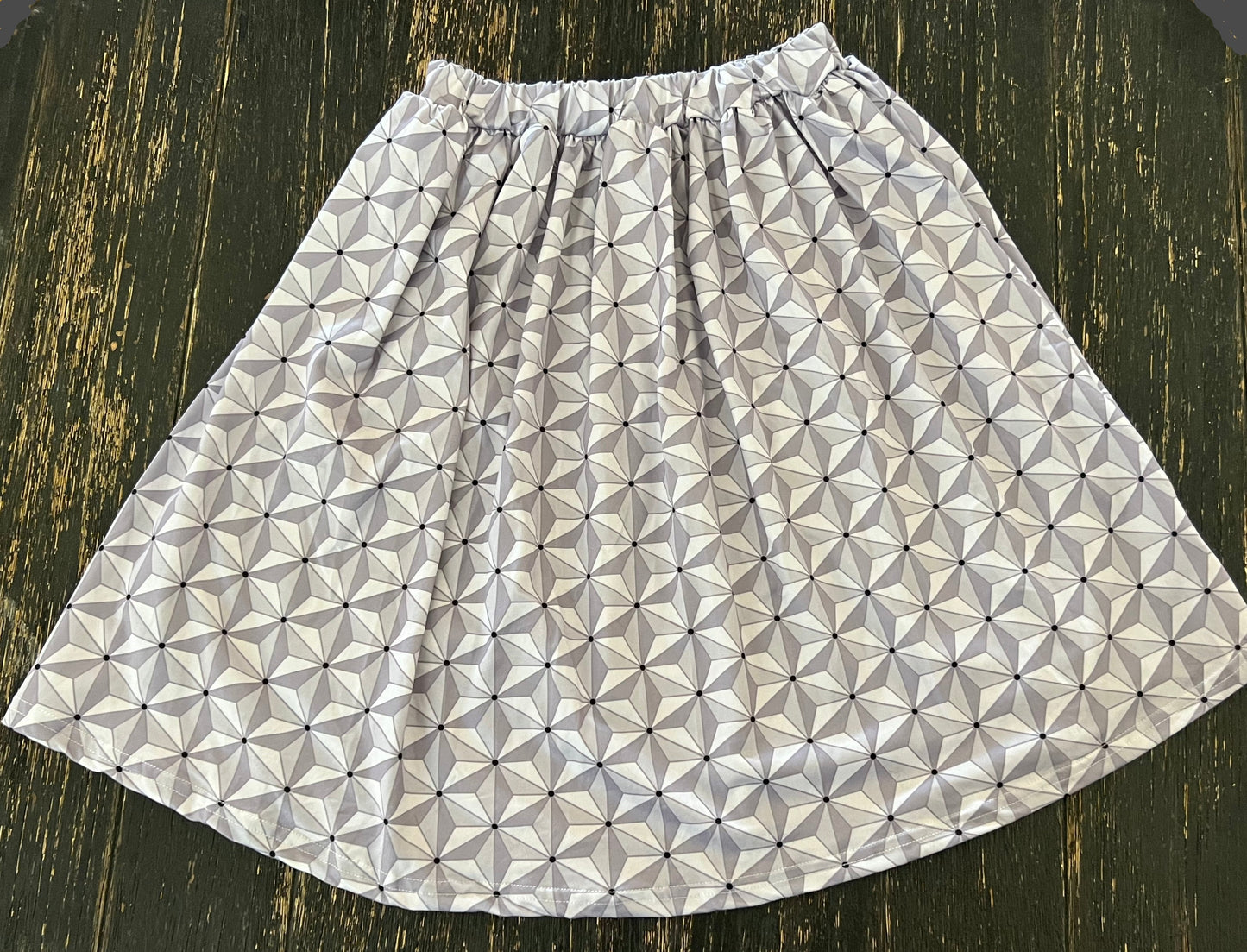 Spaceship theme park inspired elastic band women’s / teen skirt