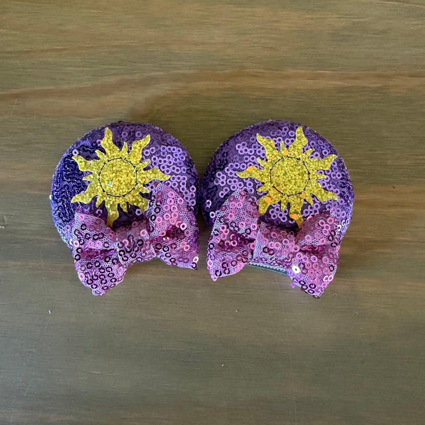 Mouse ears clips